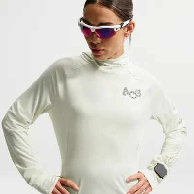 Nike Women's  Acg "solar Chase" Dri-fit Uv Protection Hooded Trail Running Top In Gray