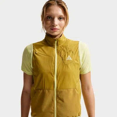 Nike Women's  Acg Trail Running Vest In Green