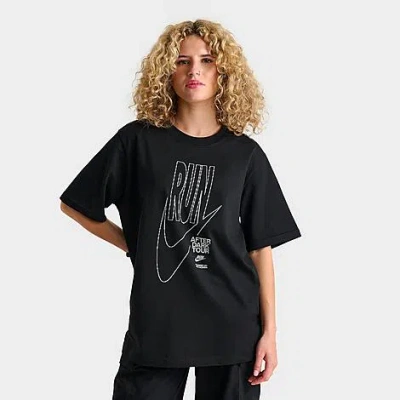 Nike Women's After Dark Tour Race Series Oversized Short-sleeve Graphic T-shirt In Black