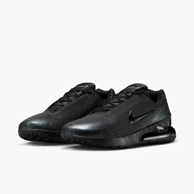 Nike Women's Air Max Phoenix Shoes In Black