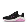 Nike Bella 7 In Black