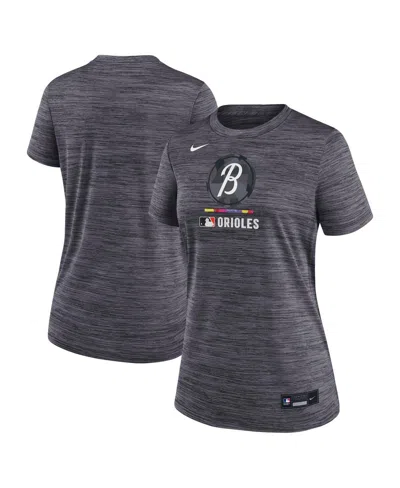 NIKE WOMEN'S CHARCOAL BALTIMORE ORIOLES AUTHENTIC COLLECTION CITY CONNECT VELOCITY PERFORMANCE T-SHIRT