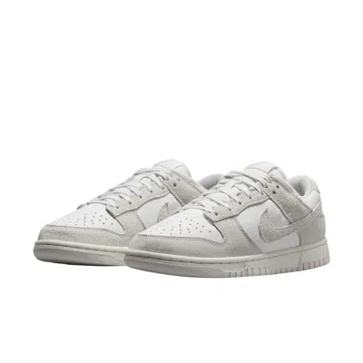 NIKE WOMEN'S DUNK LOW SUMMIT SNEAKER IN PHOTON DUST