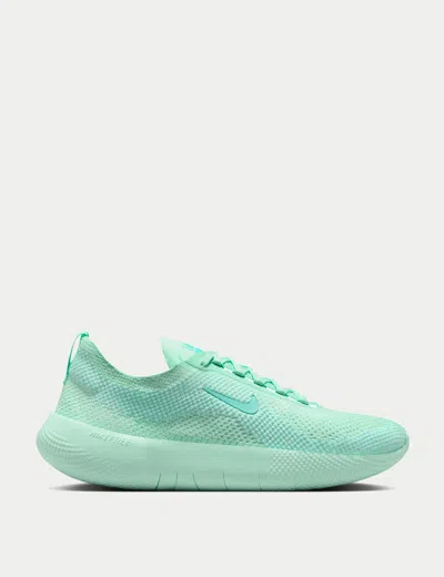 Nike Women's Free 2025 Trainers In Green