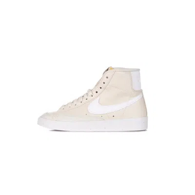 Nike Women's High Shoe W Blazer Mid 77 Next Nature Lt Orewood Brn/white