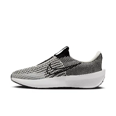 Nike Women's Interact Run Easyon Road Running Shoes In Grey