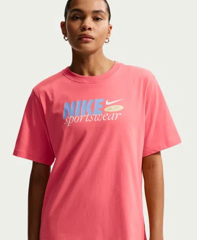 Nike Women's Loose-fit Crew Neck T-shirt In Pink