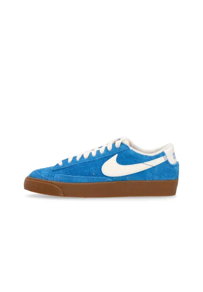 NIKE WOMEN'S LOW SHOE W BLAZER LOW 77 VINTAGE PHOTO BLUE/SAIL/GUM MED BROWN/BLACK