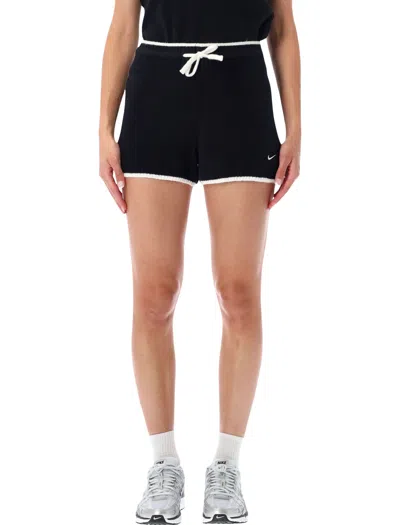 Nike Women's Performance Shorts In Nero