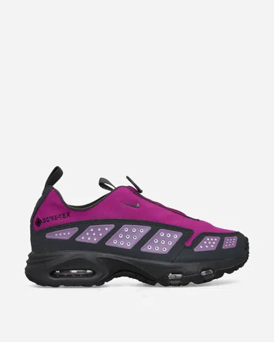 NIKE WOMEN S AIR MAX SNDR GORE-TEX SNEAKERS BOLD BERRY / DARK SMOKE GREY