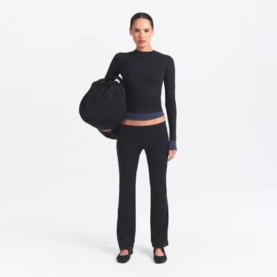 Nike Women's Skims Airy Low-rise Mini Flare Pant In Black
