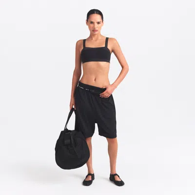 Nike Women's Skims Airy Relaxed Shorts In Black