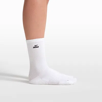 Nike Women's Skims Dri-fit Pilates Grip Crew Socks (1 Pair) In White