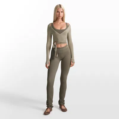 Nike Women's Skims Ribbed Seamless 34" Straight Leggings In Green