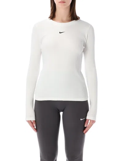 Nike Women's Slim Fit Long Sleeve T-shirt - Size S In White