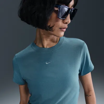 Nike Women's  Sportswear Chill Knit Cropped T-shirt