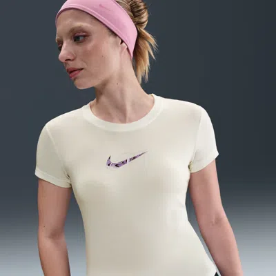 Nike Women's  Sportswear Chill Knit Slim Cropped T-shirt