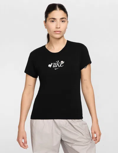Nike Women's Sportswear Chill Knit Slim Graphic T-shirt