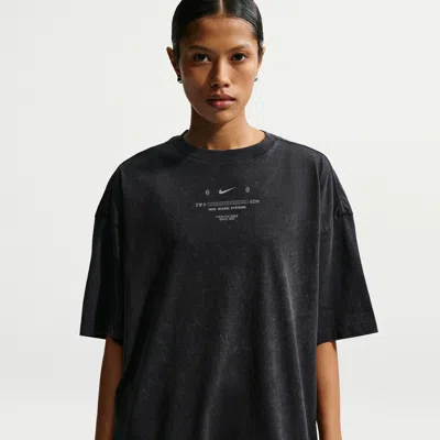 Nike Women's  Sportswear Classic Oversized T-shirt In Black