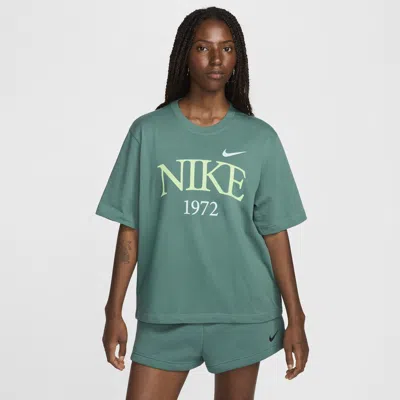 Nike Classic Graphic Oversized T-shirt In Green In Green