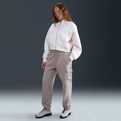 Nike Women's  Sportswear Club Fleece Mid-rise Oversized Cargo Sweatpants In Neutral