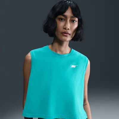 Nike Women's  Sportswear Club Sleeveless Cropped Graphic T-shirt In Green