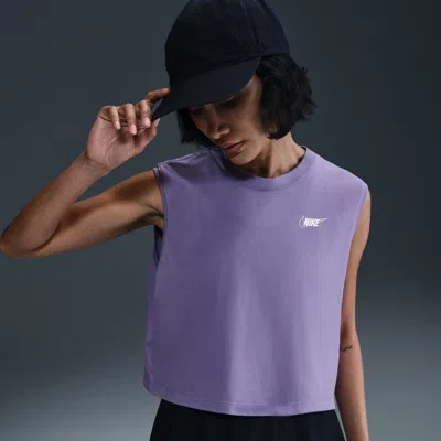 Nike Women's  Sportswear Club Sleeveless Cropped Graphic T-shirt In Purple
