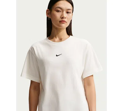 NIKE WOMEN'S SPORTSWEAR CREWNECK T-SHIRT