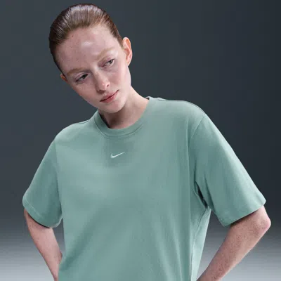 Nike Women's  Sportswear Essential Boxy T-shirt