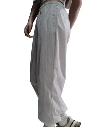 Nike Women's Sportswear Essential Mid-rise Oversized Woven Jogger Pants In Lt Orewood Brn,white