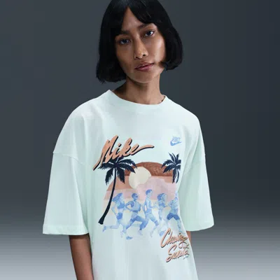 Nike Women's  Sportswear Essential Oversized T-shirt