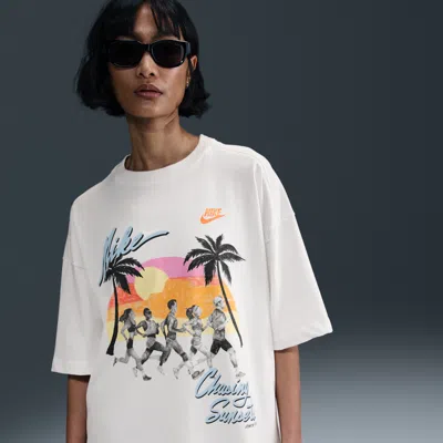 Nike Women's  Sportswear Essential Oversized T-shirt