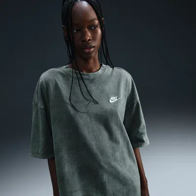 Nike Women's  Sportswear Essential Oversized T-shirt In Green