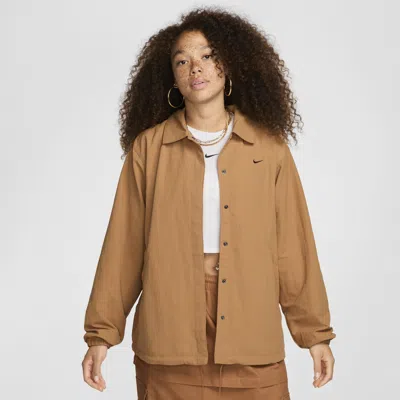 Nike Women's  Sportswear Essential Oversized Uv Woven Coaches' Jacket In Brown