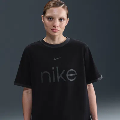Nike Women's  Sportswear Essential T-shirt