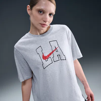 Nike Women's  Sportswear Essential T-shirt