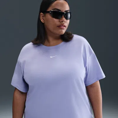 Nike Women's  Sportswear Essential T-shirt (plus Size)
