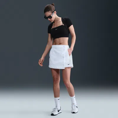 Nike Women's  Sportswear Essential Woven Skort