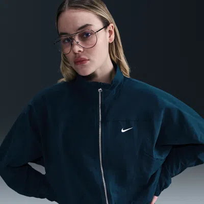 Nike Women's  Sportswear Everything Wovens Oversized Repel Uv Protection Jacket In Blue