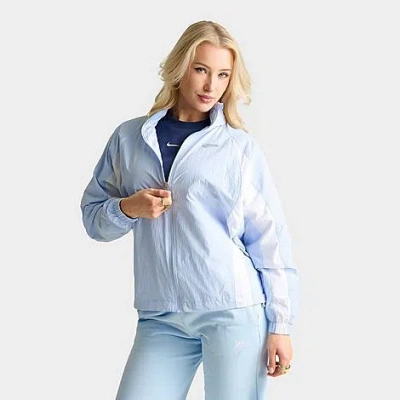 Nike Women's Sportswear Gym Life Woven Jacket In Blue