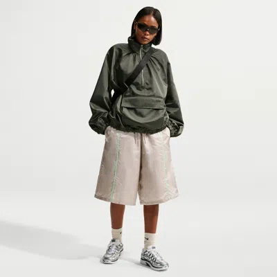 Nike Women's  Sportswear Loose Mid-rise Woven Shorts In Brown