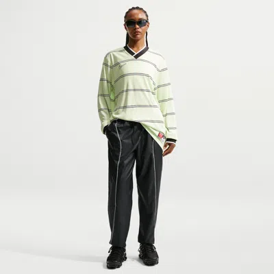 Nike Women's  Sportswear Mid-rise Repel Woven Pants In Black