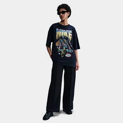 Nike Women's Sportswear Oversized Graphic T-shirt In Black