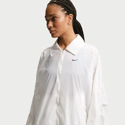 Nike Women's  Sportswear Oversized Lightweight Uv Jacket In White