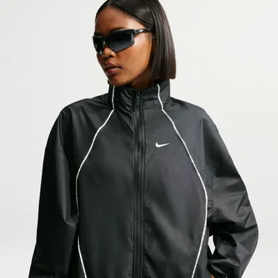 Nike Women's  Sportswear Oversized Repel Windbreaker In Black