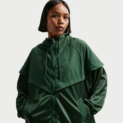 Nike Women's  Sportswear Oversized Windrunner Jacket In Green