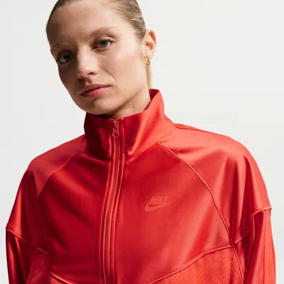 Nike Women's  Sportswear Oversized Windrunner Jacket In Red