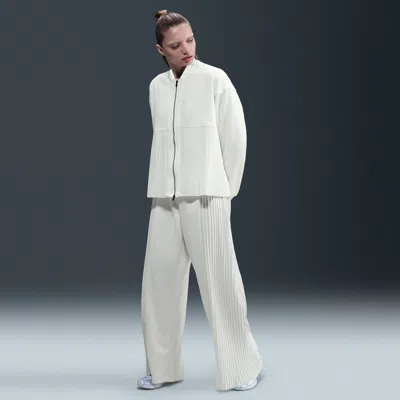 Nike Women's  Sportswear Pleated Pants In White
