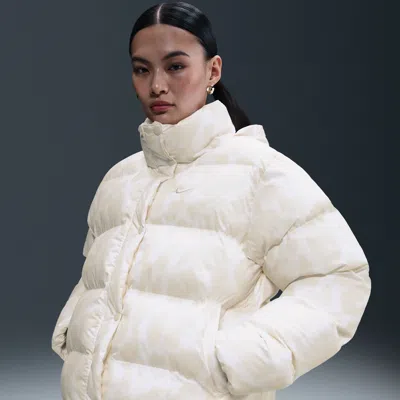 Nike Women's  Sportswear Therma-fit Puffer In Brown