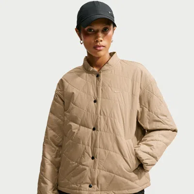 Nike Women's  Sportswear Therma-fit Quilted Barn Jacket In Brown